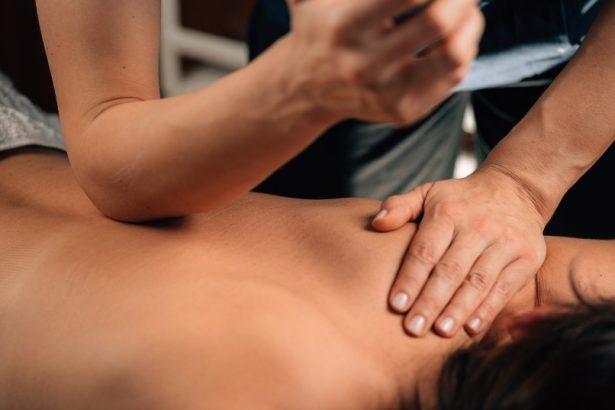 Deep Tissue Massage South West London - Top 15 Centers(Map Included)