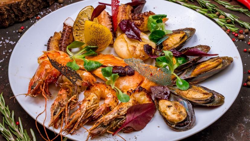 Top 10 Best Seafood Restaurant in Weymouth